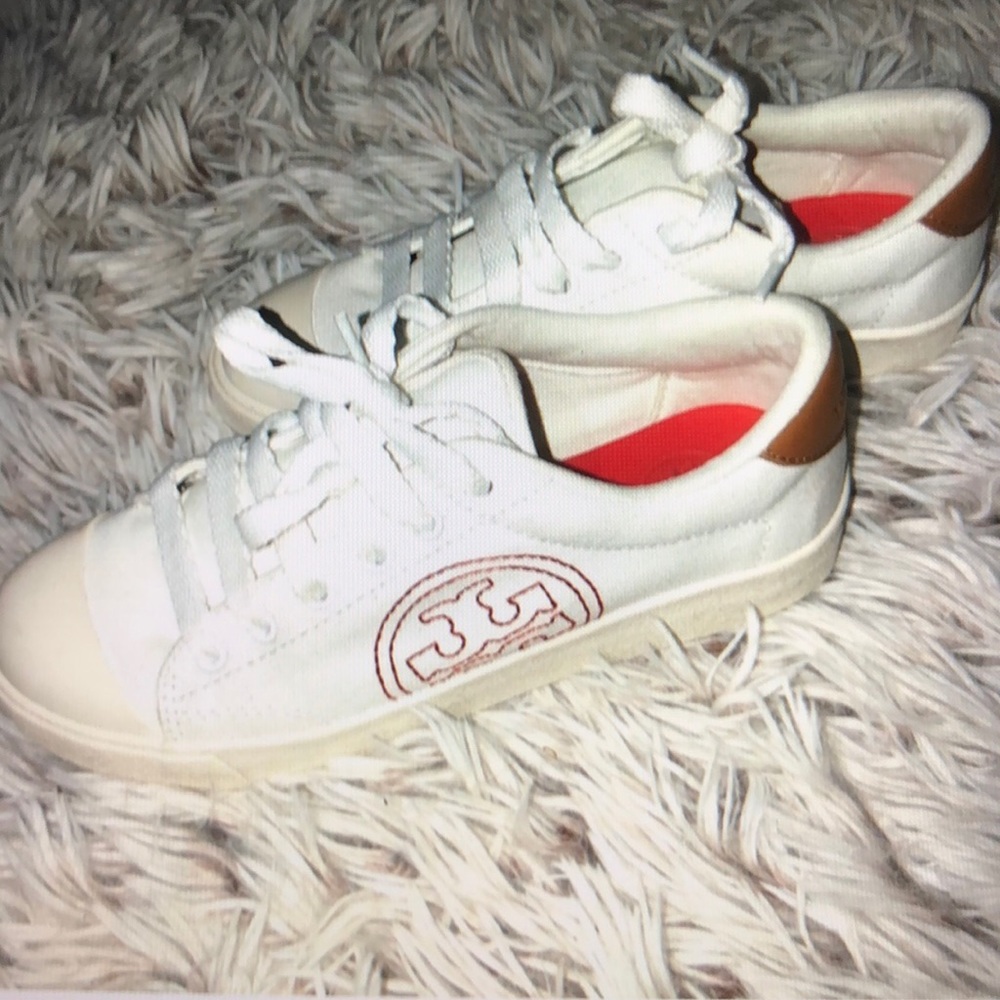 Gorgeous Tory Burch sneakers!!